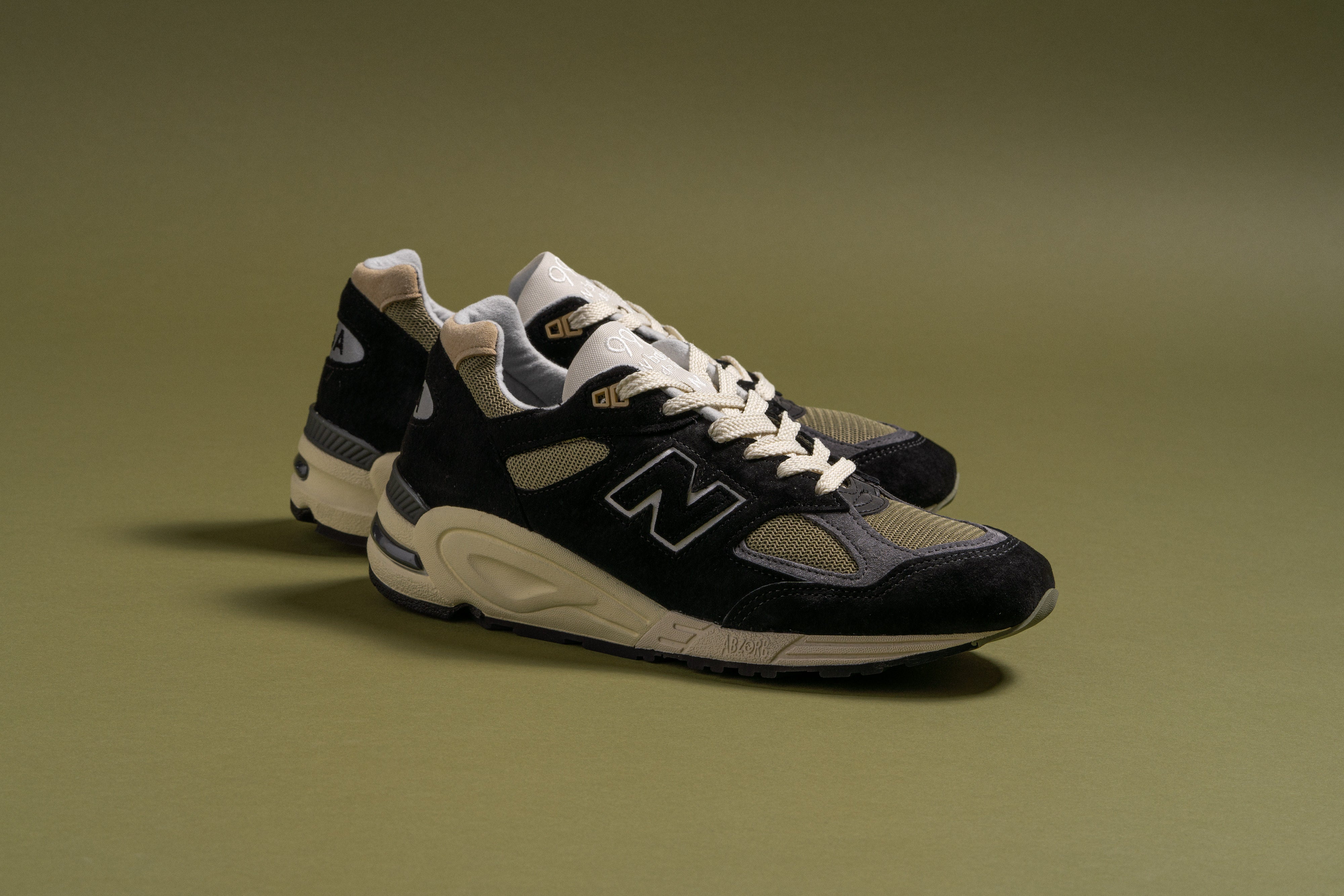 New Balance 990v2 Black 8/7/22 – Capsule