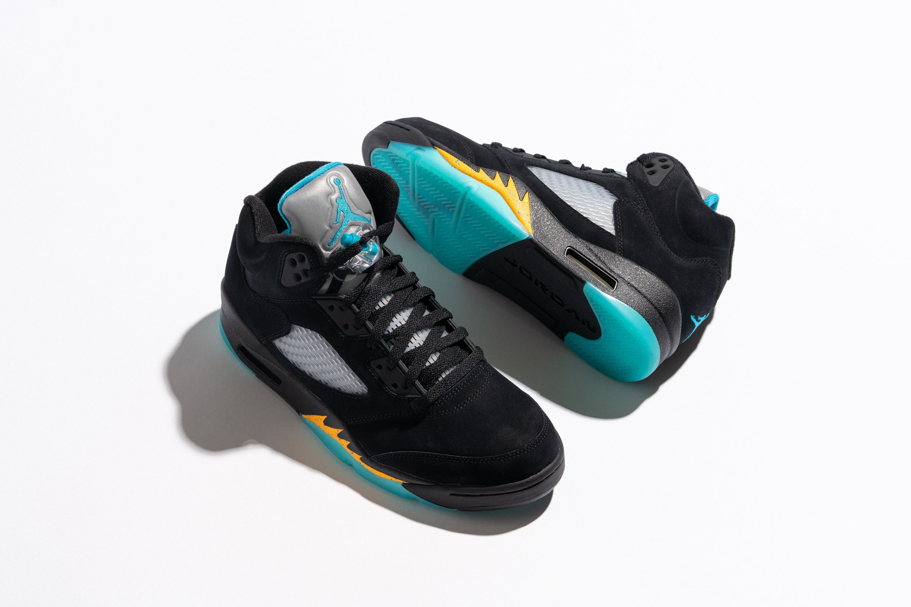 Air Jordan 5 Retro "Aqua" 4/2/23