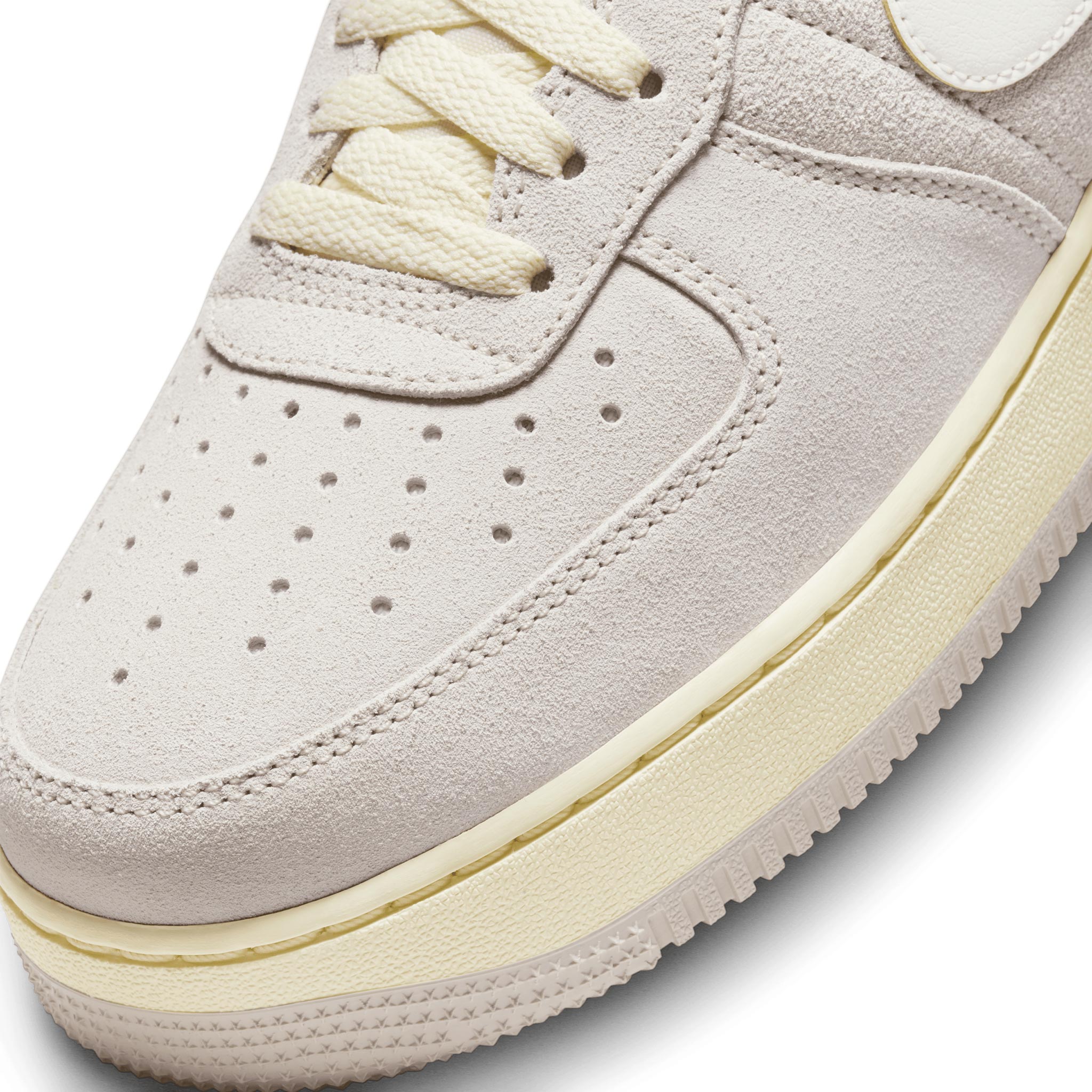 Nike air force 1 beige yellow sale