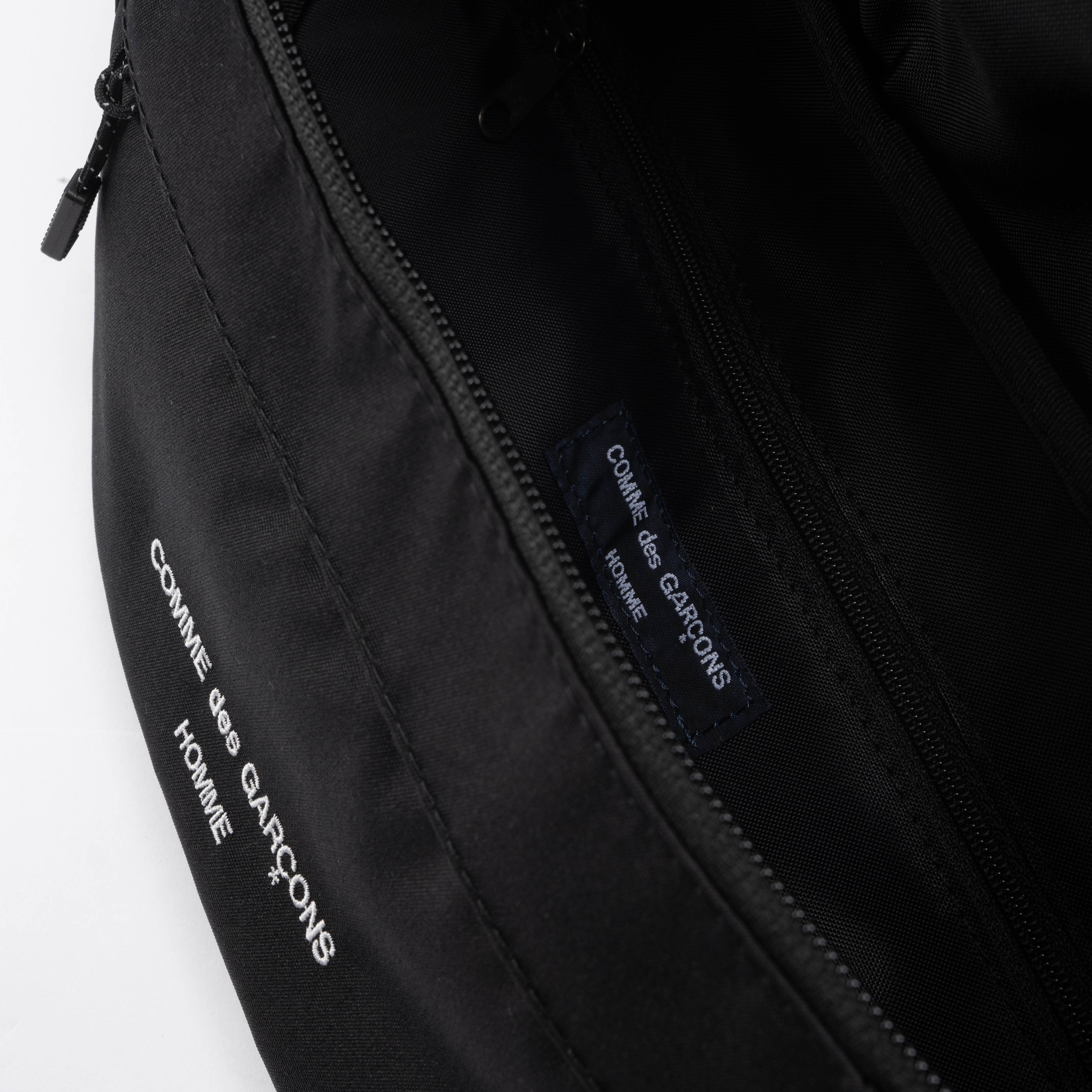 CdGH Waist Bag Black HM-K291-051 – Capsule